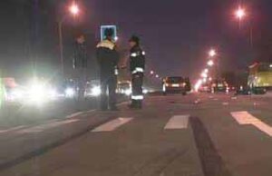 Дівчина ледь не перебігла дорогу на той світ Дівчина ледь не перебігла дорогу на той світ