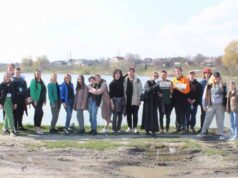 Напередодні Великодня провели толоку на міському озері Напередодні Великодня провели толоку на міському озері