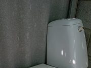 Продам ванну і тумбочку. Унітаз безкоштовно