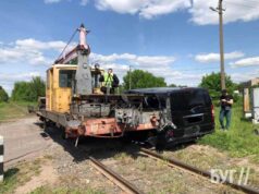 На залізничному переїзді автомобіль зіштовхнулася з дрезиною: постраждала дитина На залізничному переїзді автомобіль зіштовхнулася з дрезиною: постраждала дитина