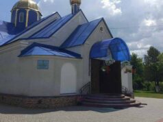 Скандал: у Нововолинську не можуть поділити церкву (Оновлено) Скандал: у Нововолинську не можуть поділити церкву (Оновлено)