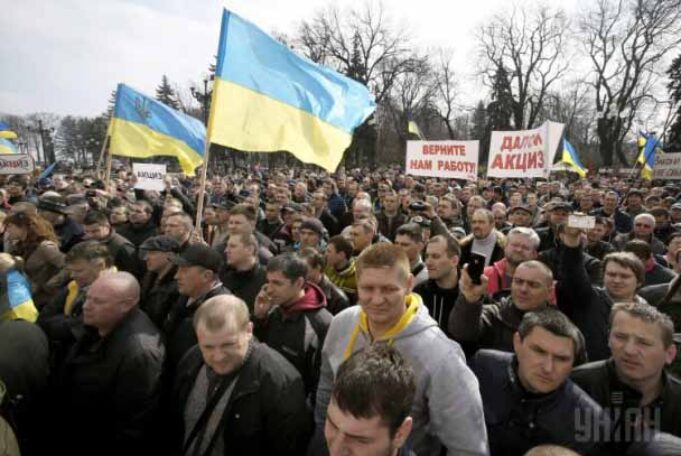 Нововолинці – на мітингу біля ВР за відміну утилізаційного збору Нововолинці - на мітингу біля ВР за відміну утилізаційного збору