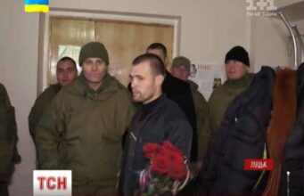 Бійці “Світязя” влаштували переполох у Луцькому пологовому будинку Бійці "Світязя" влаштували переполох у Луцькому пологовому будинку