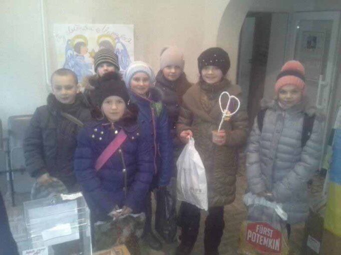 Нововолинський центр допомоги військовим: один день у фотографіях Нововолинський центр допомоги військовим: один день у фотографіях