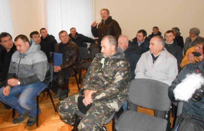 Громадські активісти вдруге вимагають відставки прокурора Громадські активісти вдруге вимагають відставки прокурора