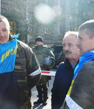 Працівники шахти № 1 зустрілися з Демчишиним і тимчасово припинили голодування