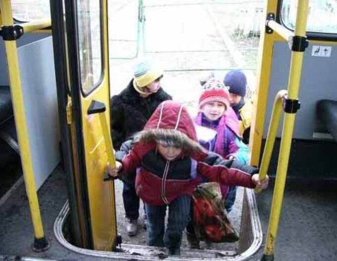 Дітей з багатодітних сімей змушують платити за проїзд: водії не чули про скасування міськрадою її... Дітей з багатодітних сімей змушують платити за проїзд: водії не чули про скасування міськрадою її ж рішення