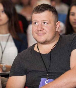 44560306_10217771405774016_4969928420247994368_n “Місту вже давно потрібні зміни”