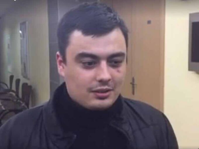 Інцидент на кордоні: хлопця 14 годин після затримання тримали в кайданках Інцидент на кордоні: хлопця 14 годин після затримання тримали в кайданках