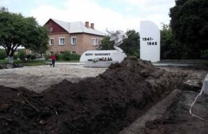 Півмільйона в Нововолинську поспішно «освоюють» Півмільйона в Нововолинську поспішно «освоюють»