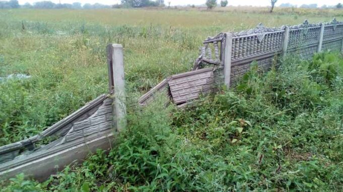 Нововолинець відновить огорожу кладовища, яку “зніс” автівкою Нововолинець відновить огорожу кладовища