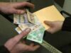 У Володимирі-Волинському «на гарячому» затримали податківців-хабарників У Володимирі-Волинському «на гарячому» затримали податківців-хабарників