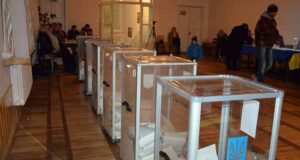 ДВК у ЗОШ №4: скрині з однією пломбою й незрозуміла реакція на зйомку ДВК у ЗОШ №4: скрині з однією пломбою й незрозуміла реакція на зйомку