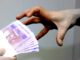 За 10 тисяч хабаря поплатилась посадою За 10 тисяч хабаря поплатилась посадою