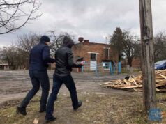 Чоловіка, який крав метал на цвинтарі в Нововолинську, взяли під варту Чоловіка