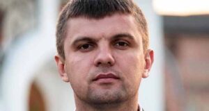 Нововолинець, який із ножем накинувся на таксиста, отримав 3,5 року умовно Нововолинець