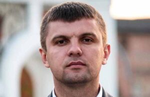 Нововолинець, який із ножем накинувся на таксиста, отримав 3,5 року умовно Нововолинець