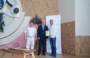 Богдан Бадзюнь отримав грамоту Асоціації платників податків України Богдан Бадзюнь отримав грамоту Асоціації платників податків України