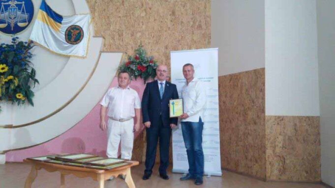 Богдан Бадзюнь отримав грамоту Асоціації платників податків України Богдан Бадзюнь отримав грамоту Асоціації платників податків України