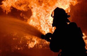 Через замикання подовжувача загорілась квартира! Через замикання подовжувача загорілась квартира!