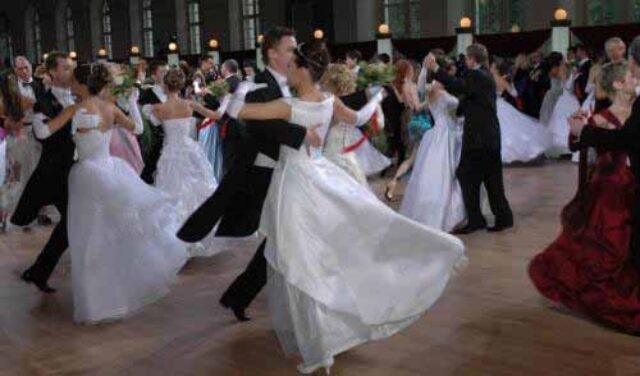 У Нововолинську влаштують благодійний різдвяний бал У Нововолинську влаштують благодійний різдвяний бал