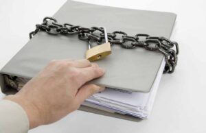 Публічна інформація: суд визнав дії Сапожнікова протиправними Публічна інформація: суд визнав дії Сапожнікова протиправними