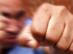 Двоє молодиків побили та пограбували п’яного чоловіка Двоє молодиків побили та пограбували п’яного чоловіка