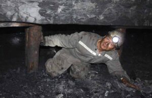 Нововолинські шахтарі готують зустріч із нардепом і хочуть їхати до Червонограда Нововолинські шахтарі готують зустріч із нардепом і хочуть їхати до Червонограда