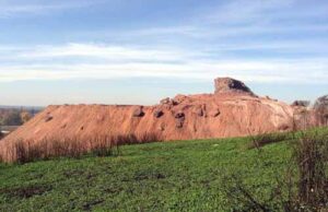 Фірму, яка перероблятиме терикони, змушують зареєструватися на Волині Фірму