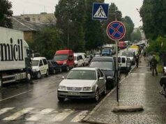 Активісти займуться проблемою парковок біля центрального ринку Активісти займуться проблемою парковок біля центрального ринку