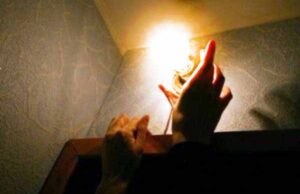 “Один на один зі злодієм”: мешканці спіймали у під’їзді будинку крадія! "Один на один зі злодієм": мешканці спіймали у під'їзді будинку крадія!