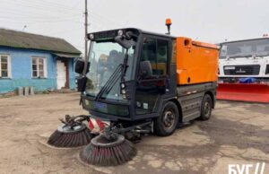 Автопарк ВУКГ поповнився спецтехнікою для прибирання вулиць у Нововолинську Автопарк ВУКГ поповнився спецтехнікою для прибирання вулиць у Нововолинську