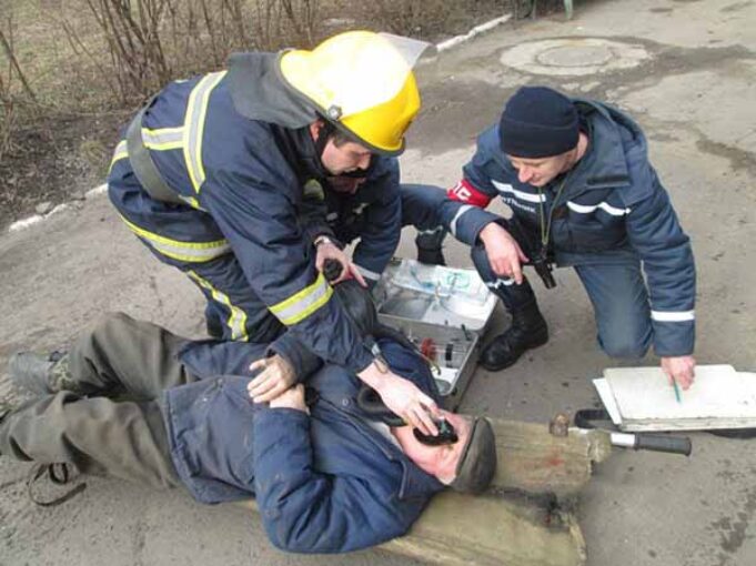 У Нововолинську рятувальники провели навчання на хлібозаводі У Нововолинську рятувальники провели навчання на хлібозаводі