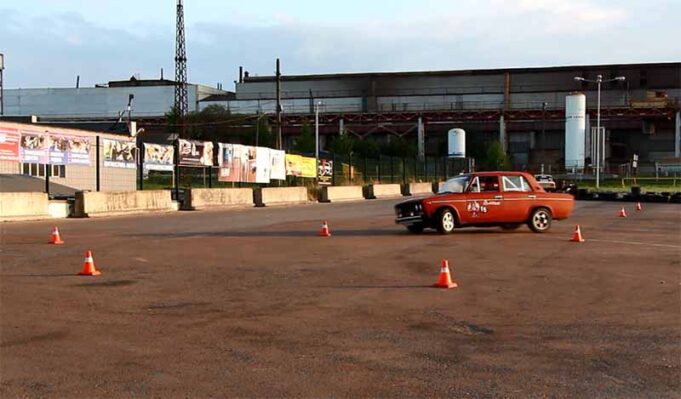Сьогодні на «Кроно» тренувались львівські автогонщики. Вже завтра в Нововолинську другий етап Чемпіонату України з... Сьогодні на «Кроно» тренувались львівські автогонщики. Вже завтра в Нововолинську другий етап Чемпіонату України з автослалому