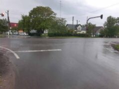 Шукають водія білого буса, який скоїв ДТП на перехресті та втік! Шукають водія білого буса