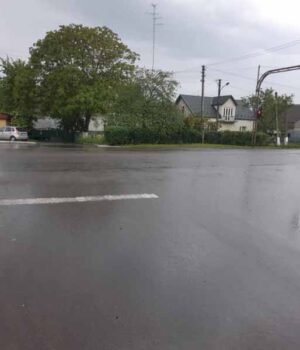 Шукають водія білого буса