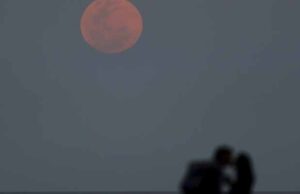 “Кривавий місяць” над Нововолинськом "Кривавий місяць" над Нововолинськом