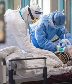 Нововолинських медиків нагородили за боротьбу з коронавірусом