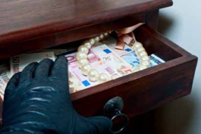 Нововолинець “обчистив” квартир на півмільйона гривень Нововолинець "обчистив" квартир на півмільйона гривень