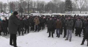 Шахтарі пікетують міську раду (ВІДЕО, ОНОВЛЕНО) Шахтарі пікетують міську раду (ВІДЕО