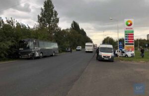 На вулиці Луцькій легковик зіткнувся з автобусом На вулиці Луцькій легковик зіткнувся з автобусом