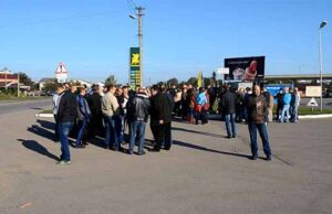 Шахтарі поїдуть на прийом до міністра і знову перекриють дорогу Шахтарі поїдуть на прийом до міністра і знову перекриють дорогу