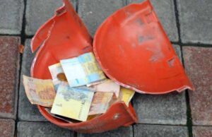 Гірники діючих шахт відмовились працювати Гірники діючих шахт відмовились працювати