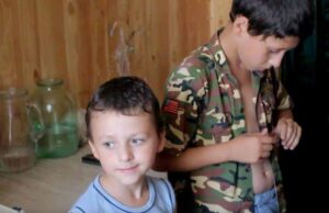 Активісти не дали виселити із квартири сім’ю з дітьми Активісти не дали виселити із квартири сім’ю з дітьми