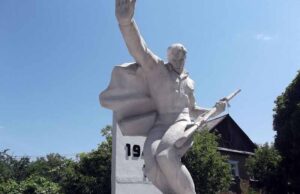 Найшла коса на камінь. Холодна війна триває Найшла коса на камінь. Холодна війна триває