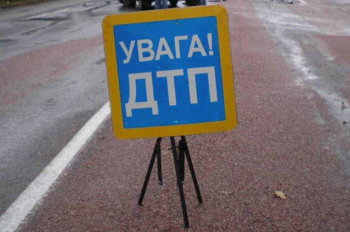 Аварія в Затурцях: “Рено” зіткувся із автобусом Аварія в Затурцях: "Рено" зіткувся із автобусом