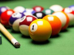 Хлопці викрали 8 куль для гри в більярд Хлопці викрали 8 куль для гри в більярд