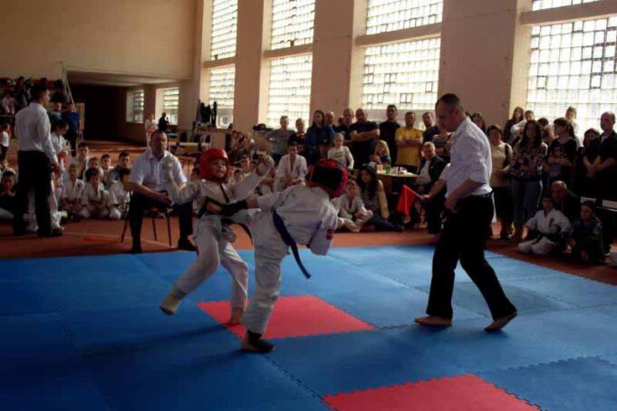 Дві перемоги, “срібло” та “бронза” нововолинських каратистів на кубку Закарпаття Дві перемоги