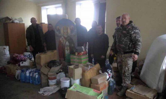 Замість діда Мороза: новорічна поїздка нововолинських волонтерів Замість діда Мороза: новорічна поїздка нововолинських волонтерів
