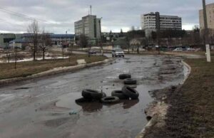 У місті разом зі снігом сходить й асфальт. Водії будьте обережні! У місті разом зі снігом сходить й асфальт. Водії будьте обережні!
